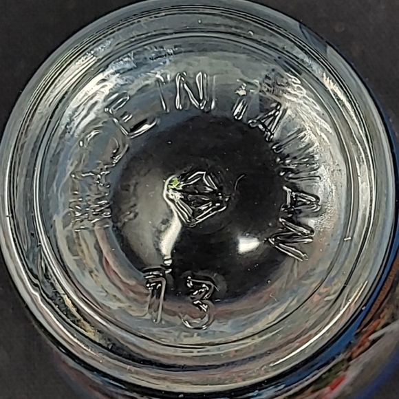 "CHICAGO" SOUVENIR SHOT GLASS-MADE IN TAIWAN - Picture 5 of 7